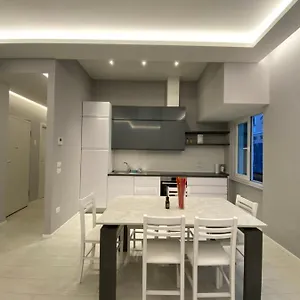Casa Dante: Oneglia Centro-marina-spiagge , Imperia Italie
