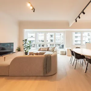  Appartement Deluxe 4 With Casino View At The And Free Parking België